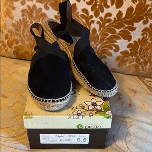Picon black suede espadrilles shoes.